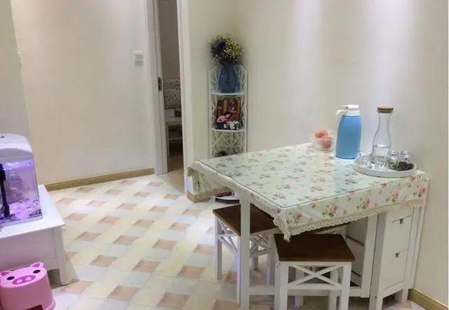 ㎡二手房客厅卧室阳台合一厕所竟在厨房尊龙AG网站表姐花330万购深圳50(图1)